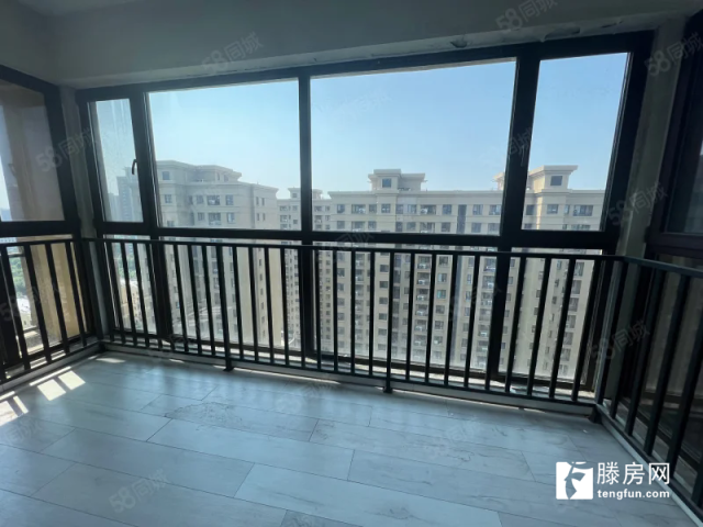 四室户型落地窗 w_640